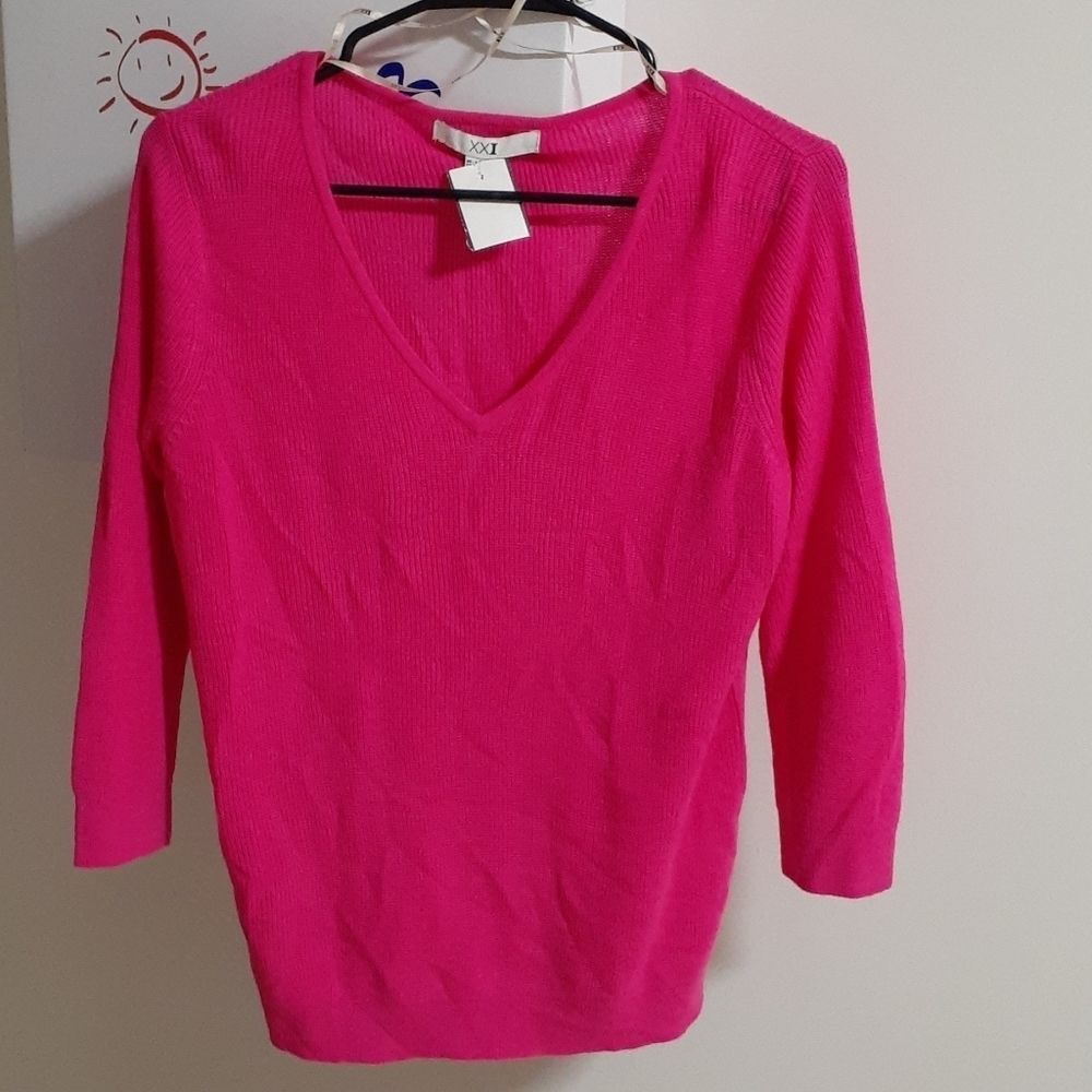 XXI Hot Pink Vee Neck Sz L